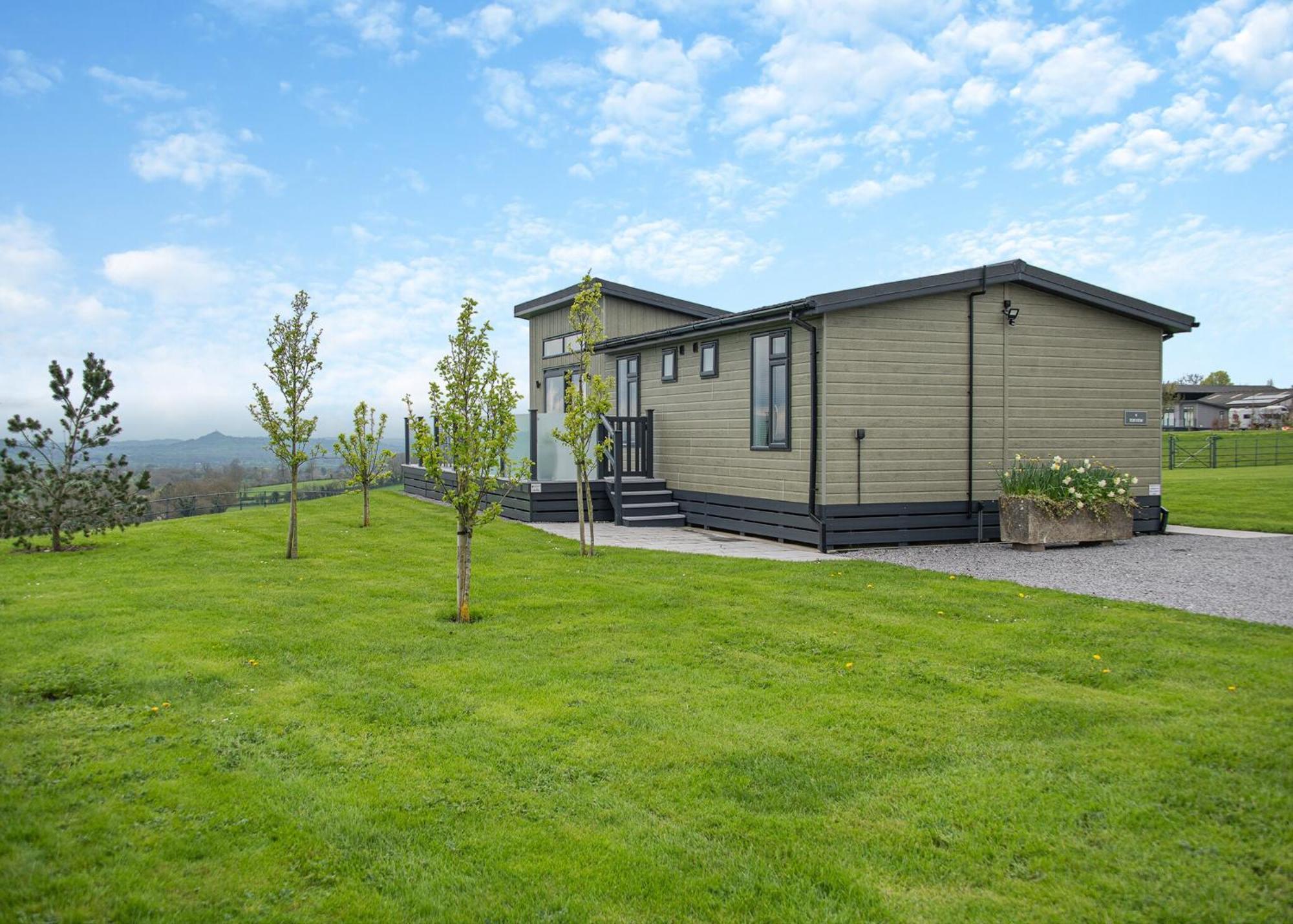 Midsomer Lodges Pilton Room photo