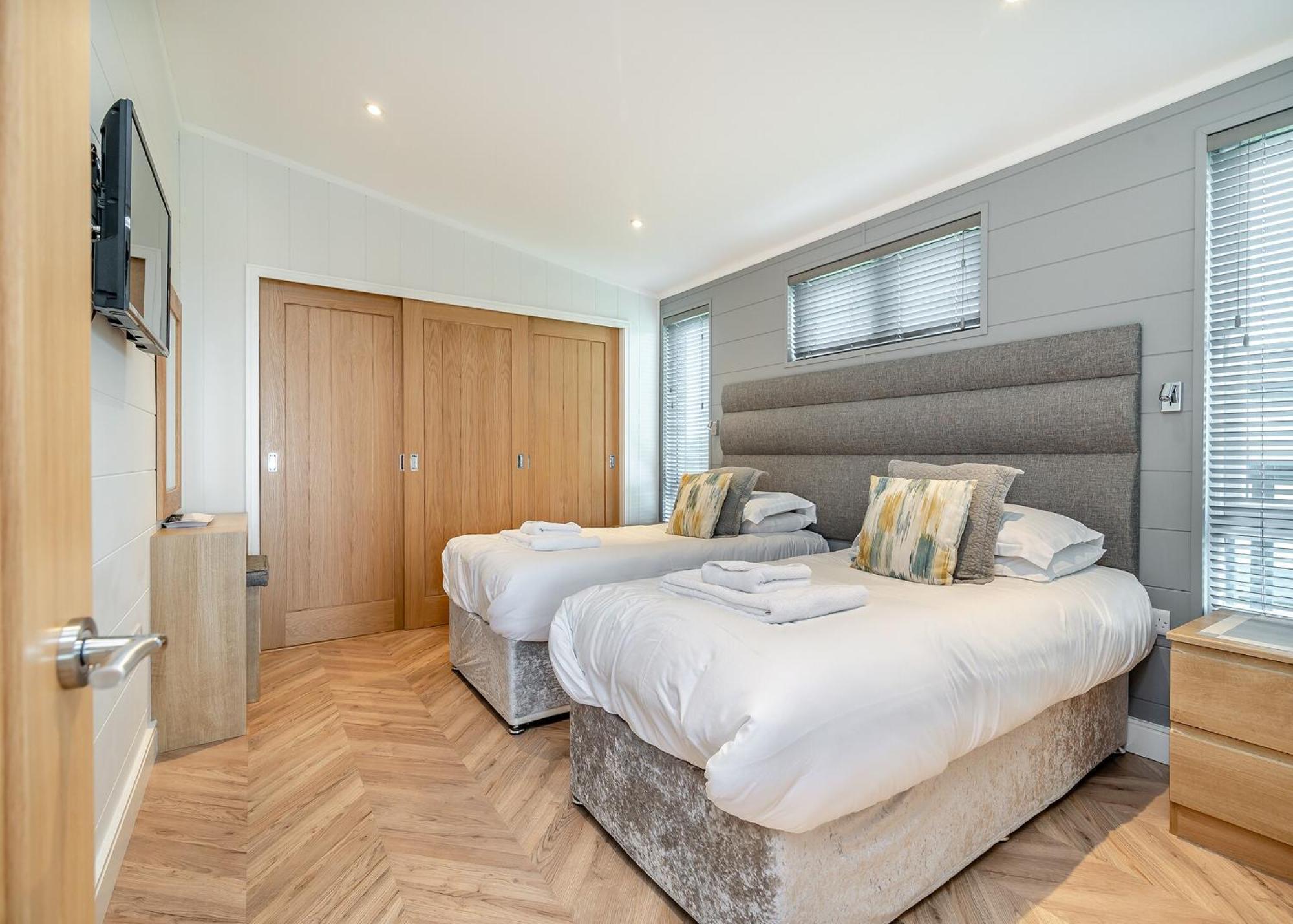 Midsomer Lodges Pilton Room photo
