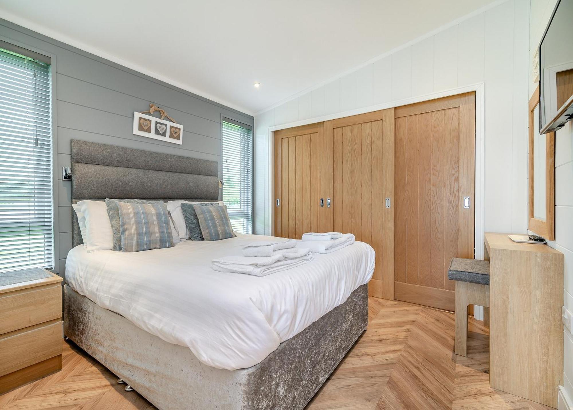 Midsomer Lodges Pilton Room photo