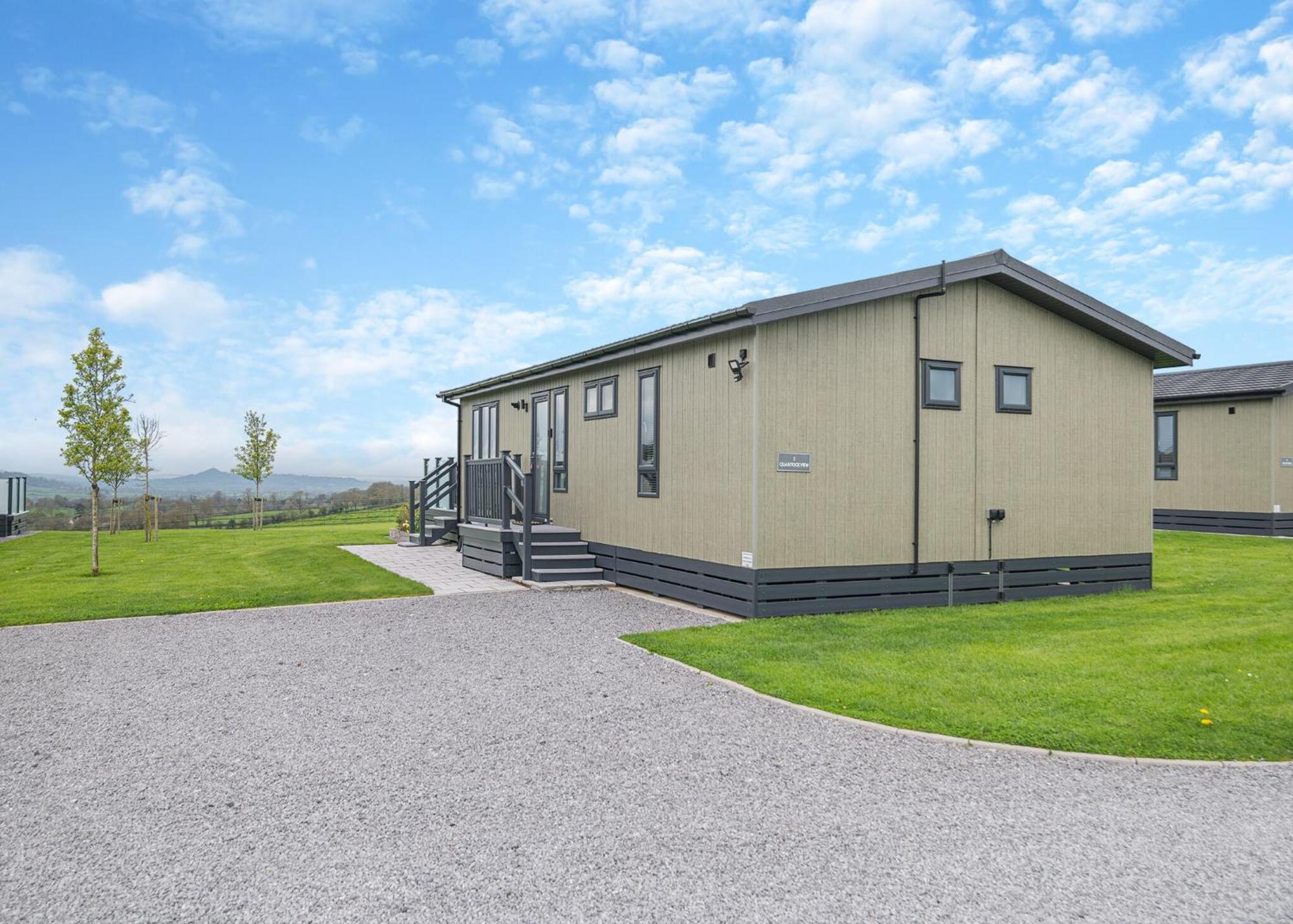 Midsomer Lodges Pilton Room photo