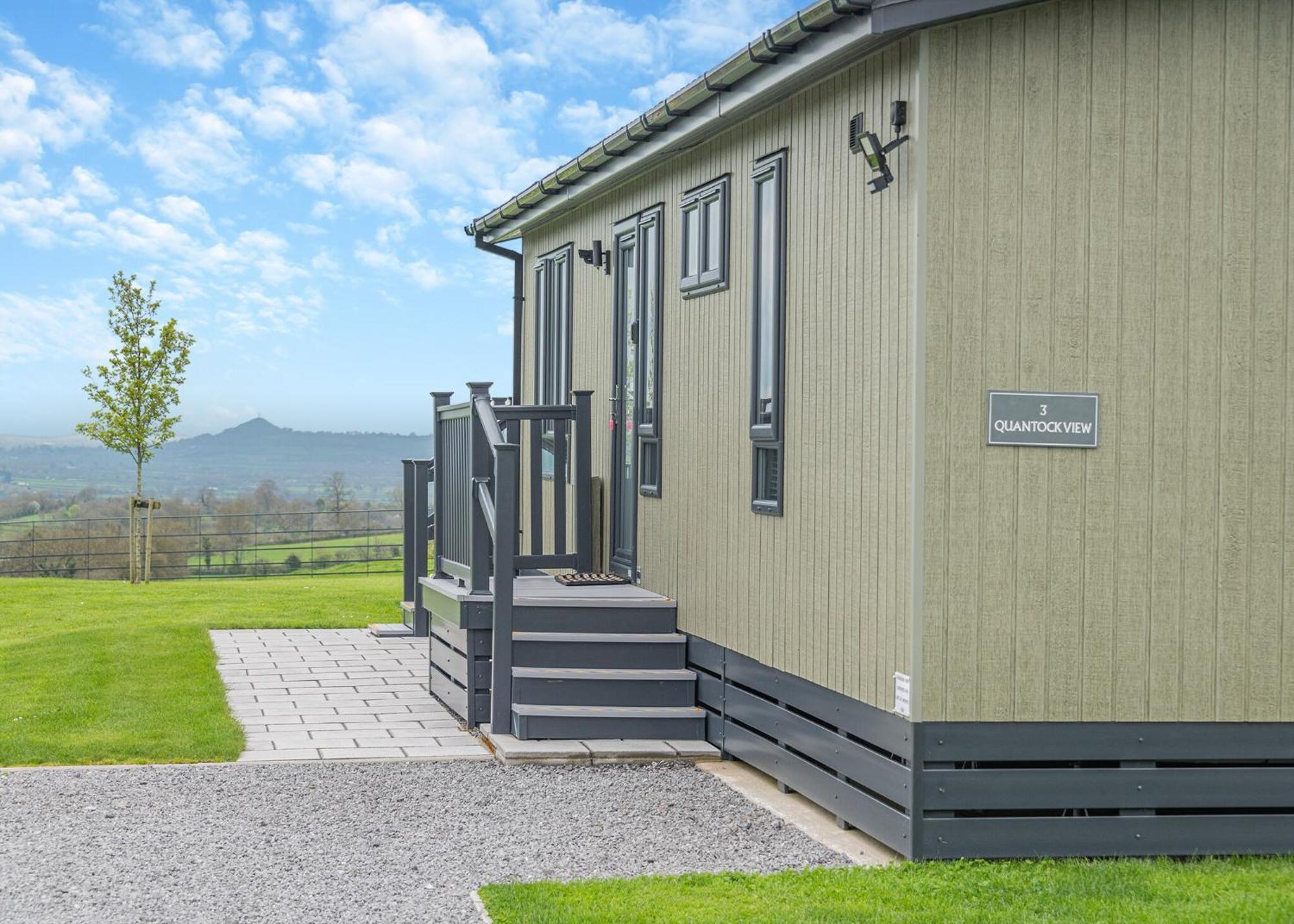 Midsomer Lodges Pilton Room photo